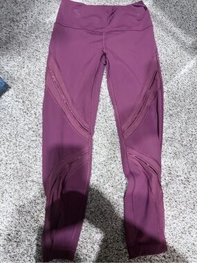 61. Lululemon | mesh leggings | 8